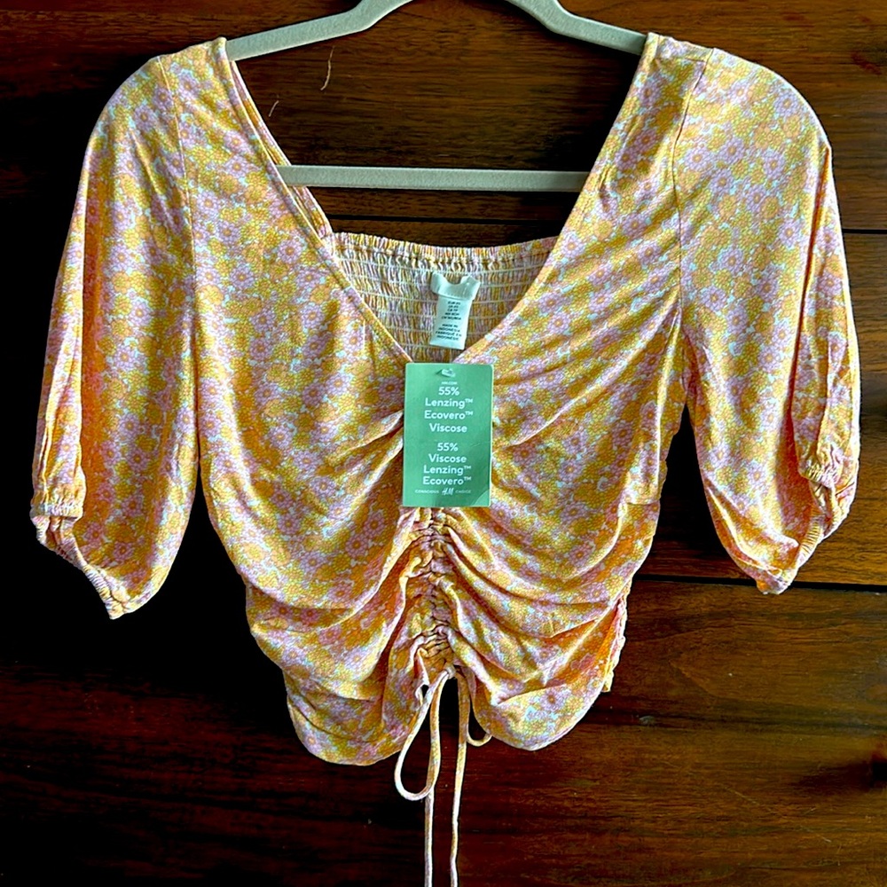H&M V-Neck Drawstring Blouse. NWT Floral XS